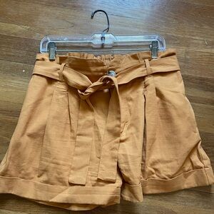 Good Luck Gem High Rise Short. Size Large. Like New!!